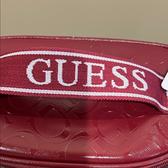 Guess | Iconic Logo Glossy Wine Cosmetic Case - Picture 5 of 12